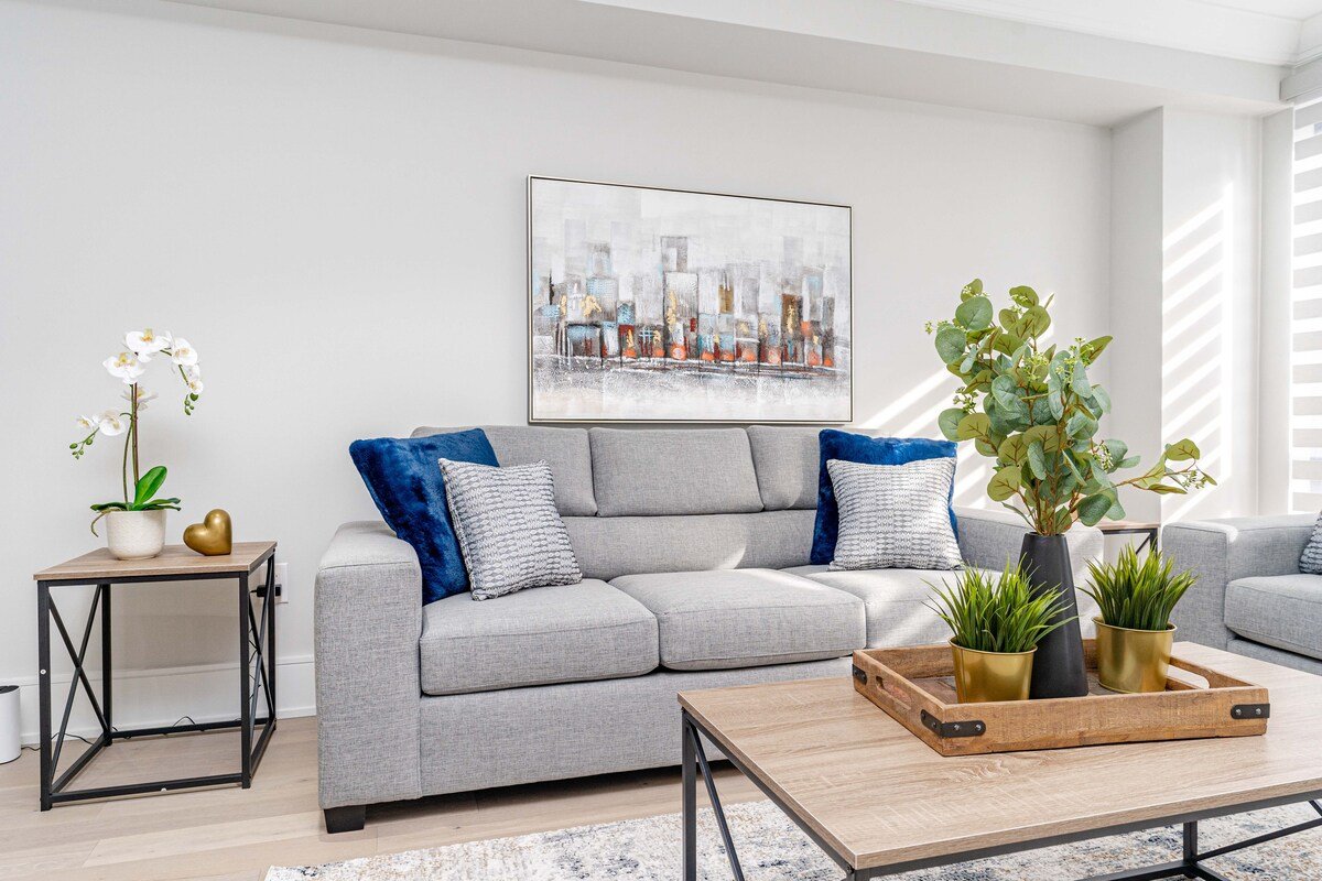 Luxury 4 bedroom house near the Lake gallery image 3