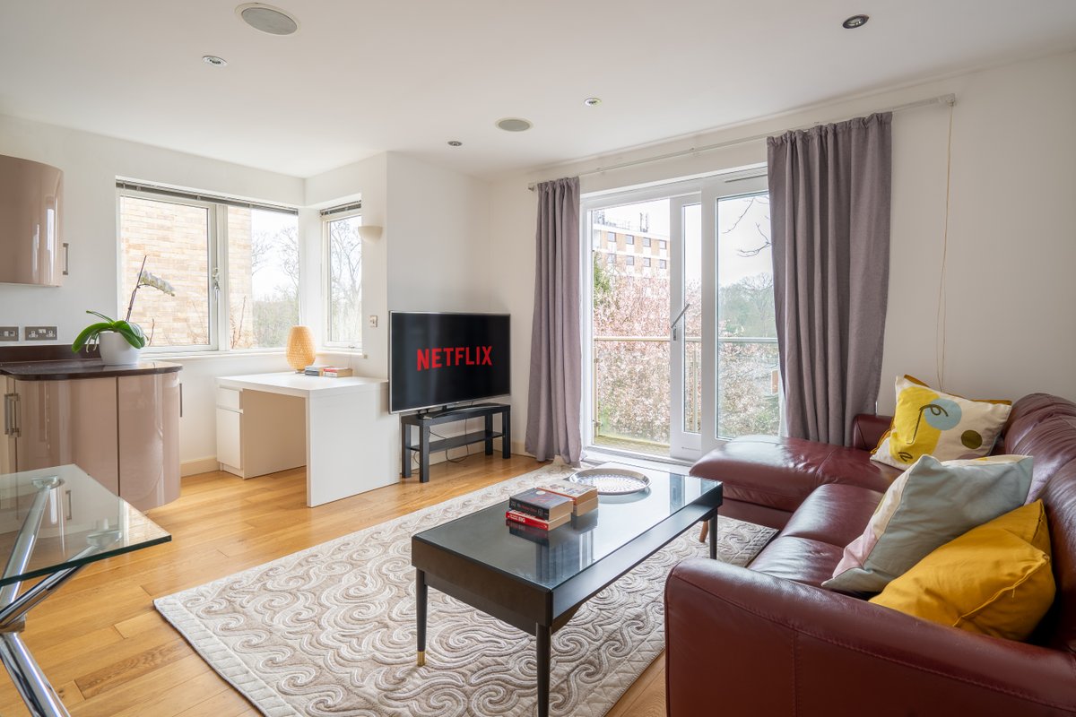 Modern Apartment Putney Barnes Self check in