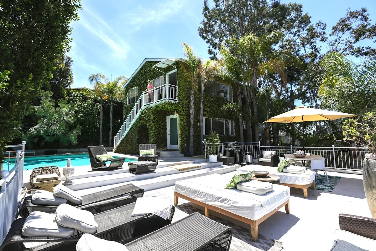 2 Private Homes – Views & Pool – 6 beds / 6 baths! gallery image 2