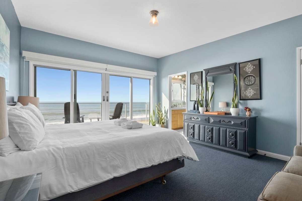 Beachfront Rio Del Mar Home – 5 bedrooms! gallery image 5