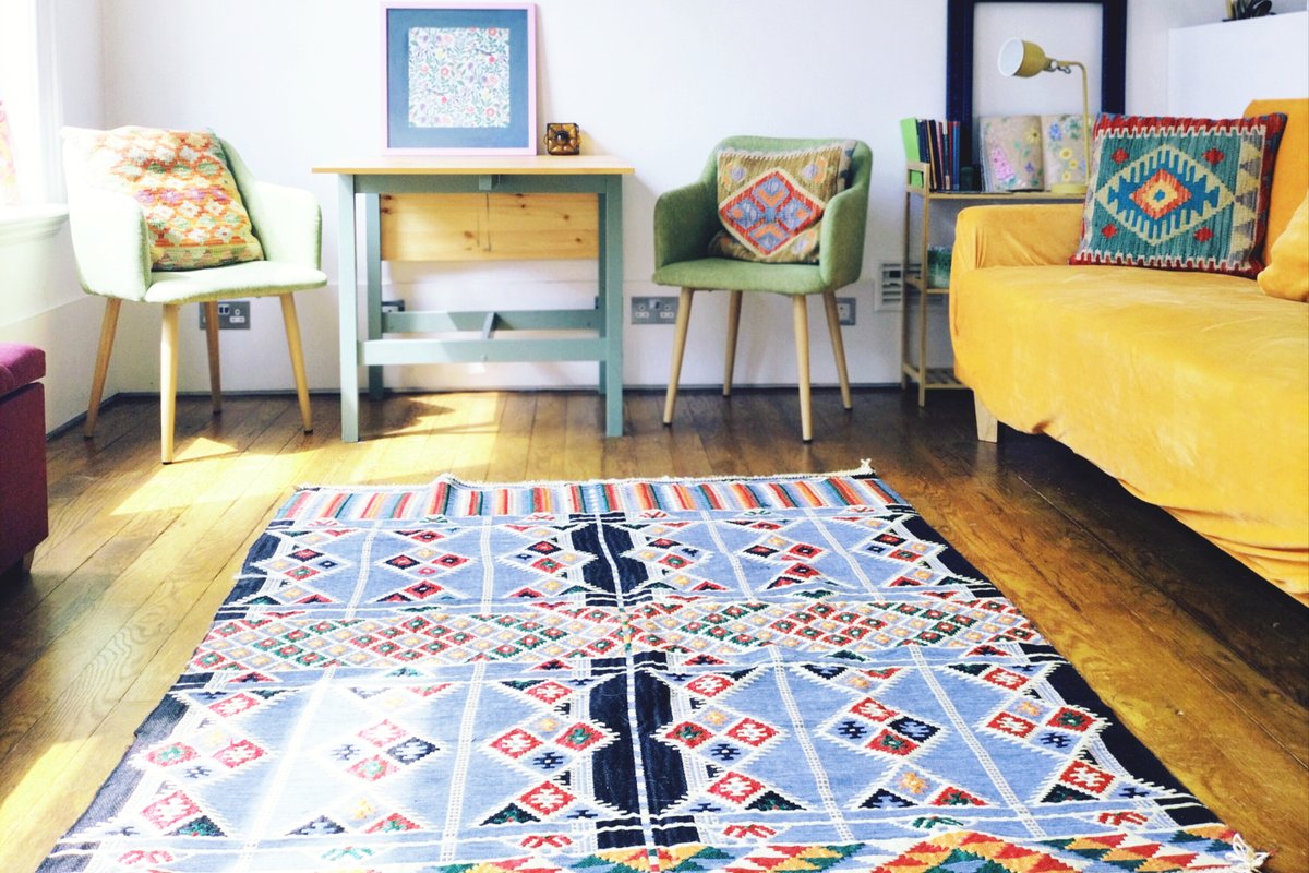 Kensington Charming Bright Apartment