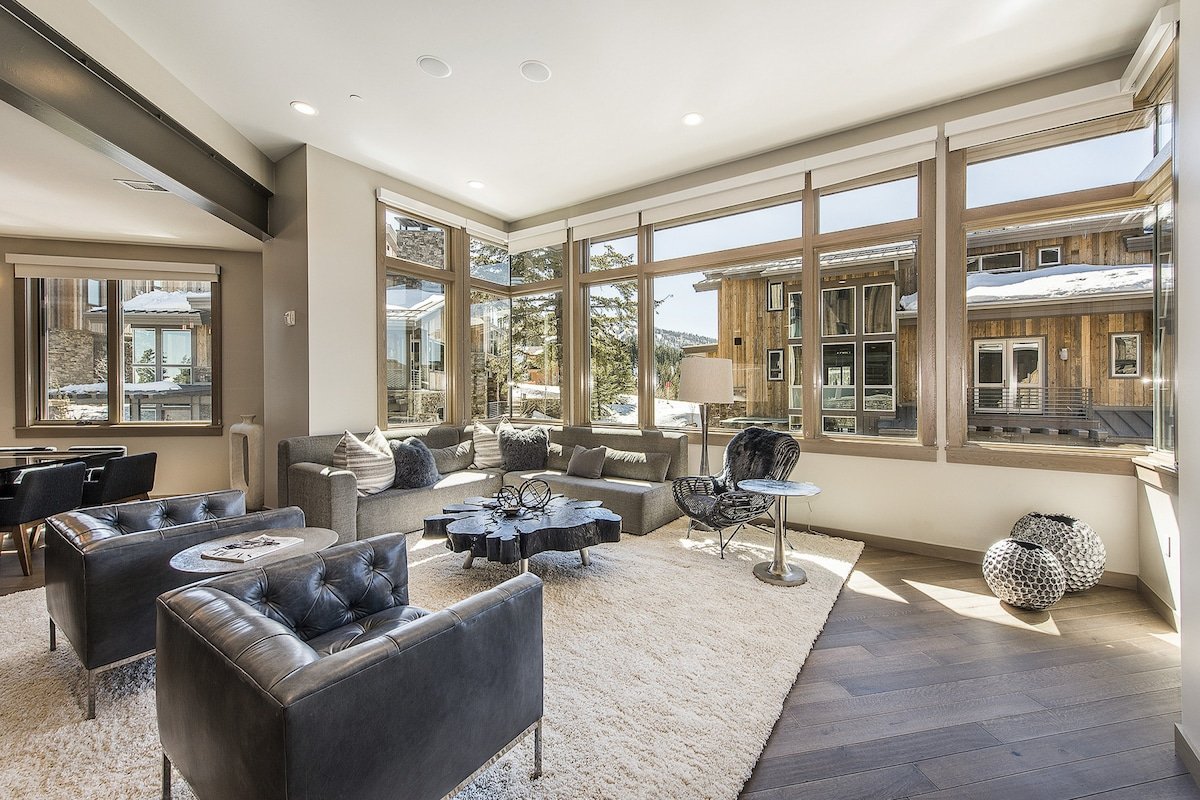 Stein Eriksen Residences Platinum Four Bedroom Suite gallery image 4