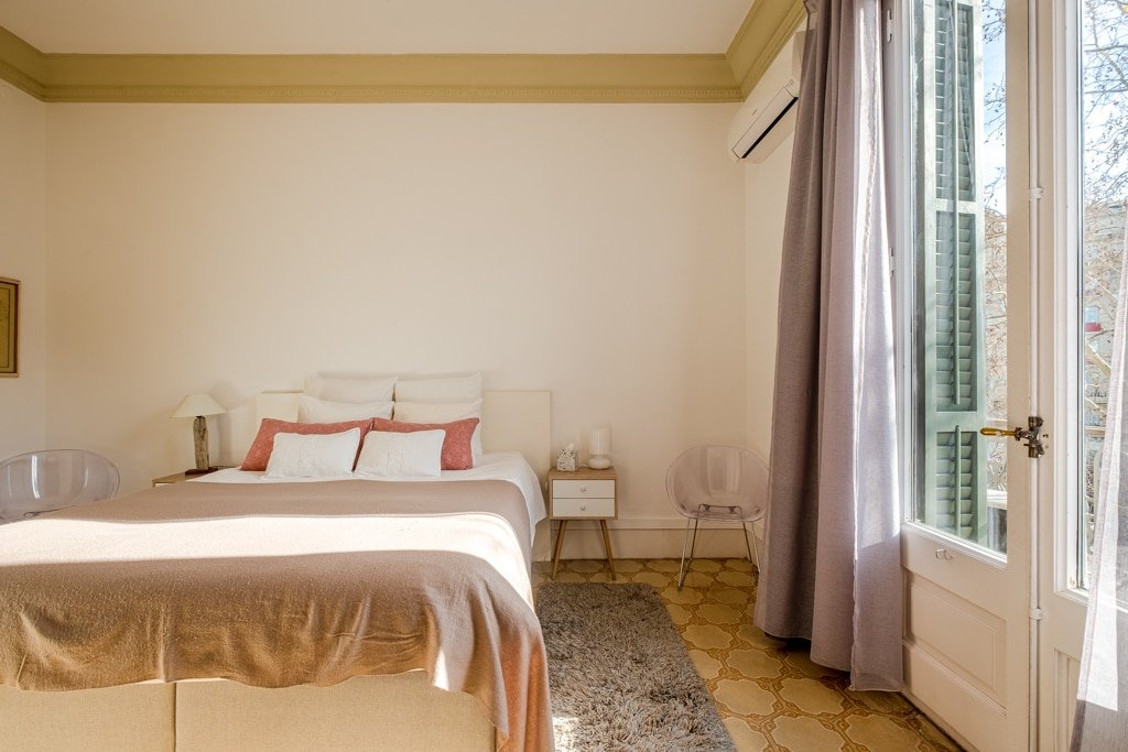 GREAT APARTMENT IN THE EIXAMPLE gallery image 3