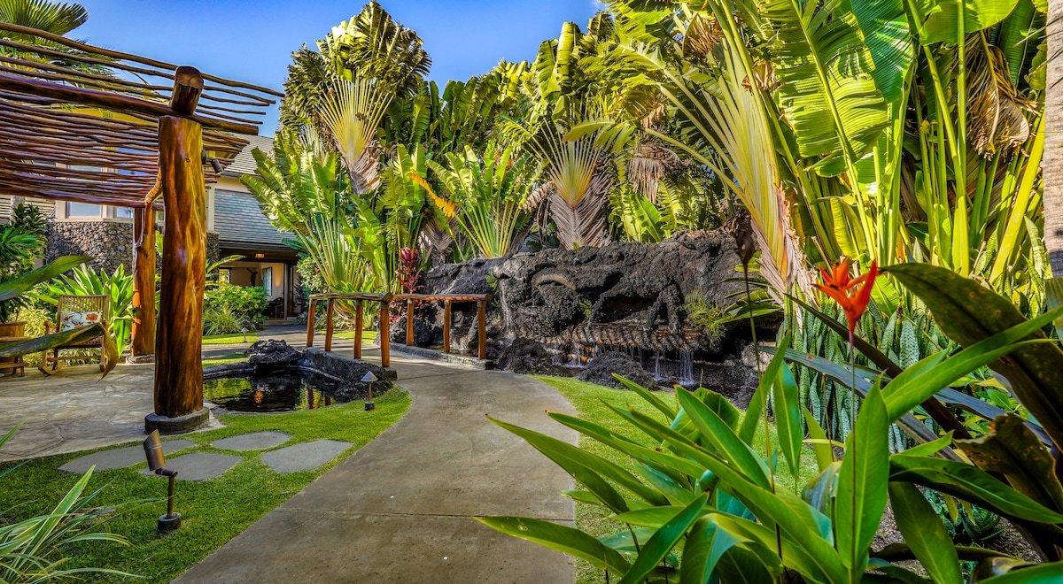 Luxury Villa Steps to Ocean w/ 3+ Bedroom Sleeps 8 gallery image 3