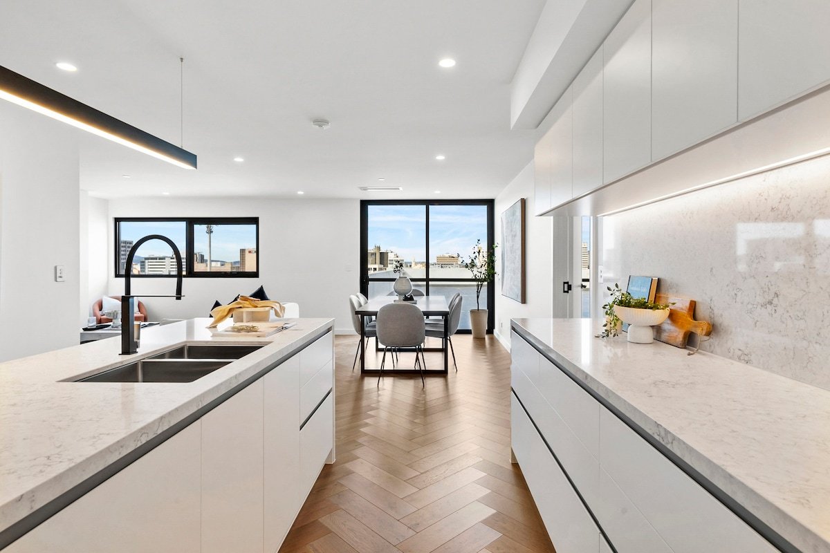 Hobart CBD Roof Top Penthouse gallery image 2