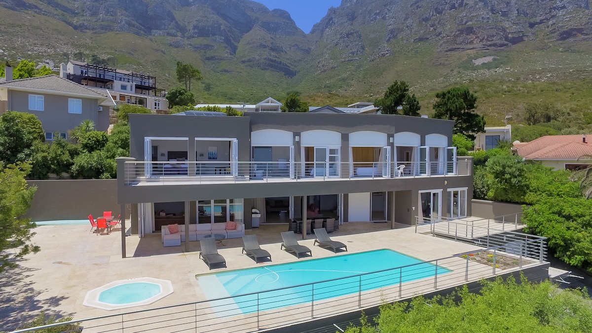 60 on Hely Camps Bay villa with ocean view gallery image 2