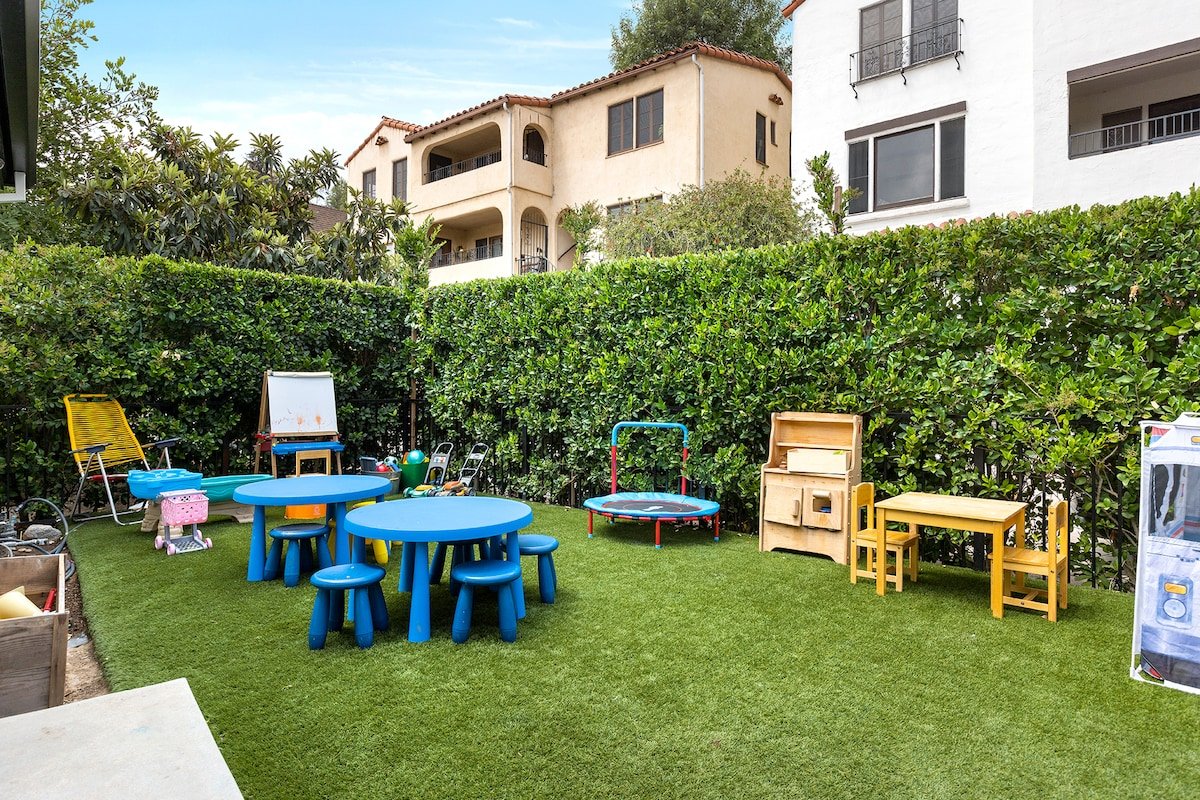 The Kenilworth – Silver Lake Reservoir Area Oasis! gallery image 5