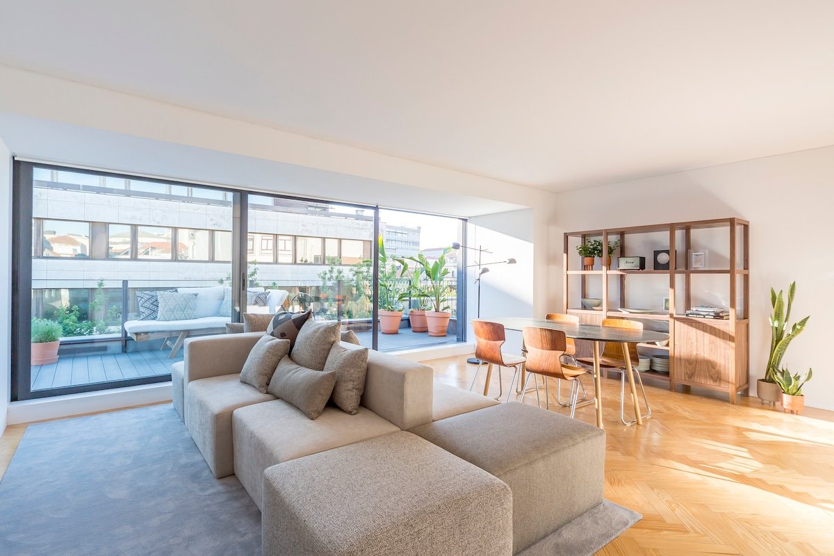 Our Home Porto Taipei | Penthouse w/ Two Terraces gallery image 2