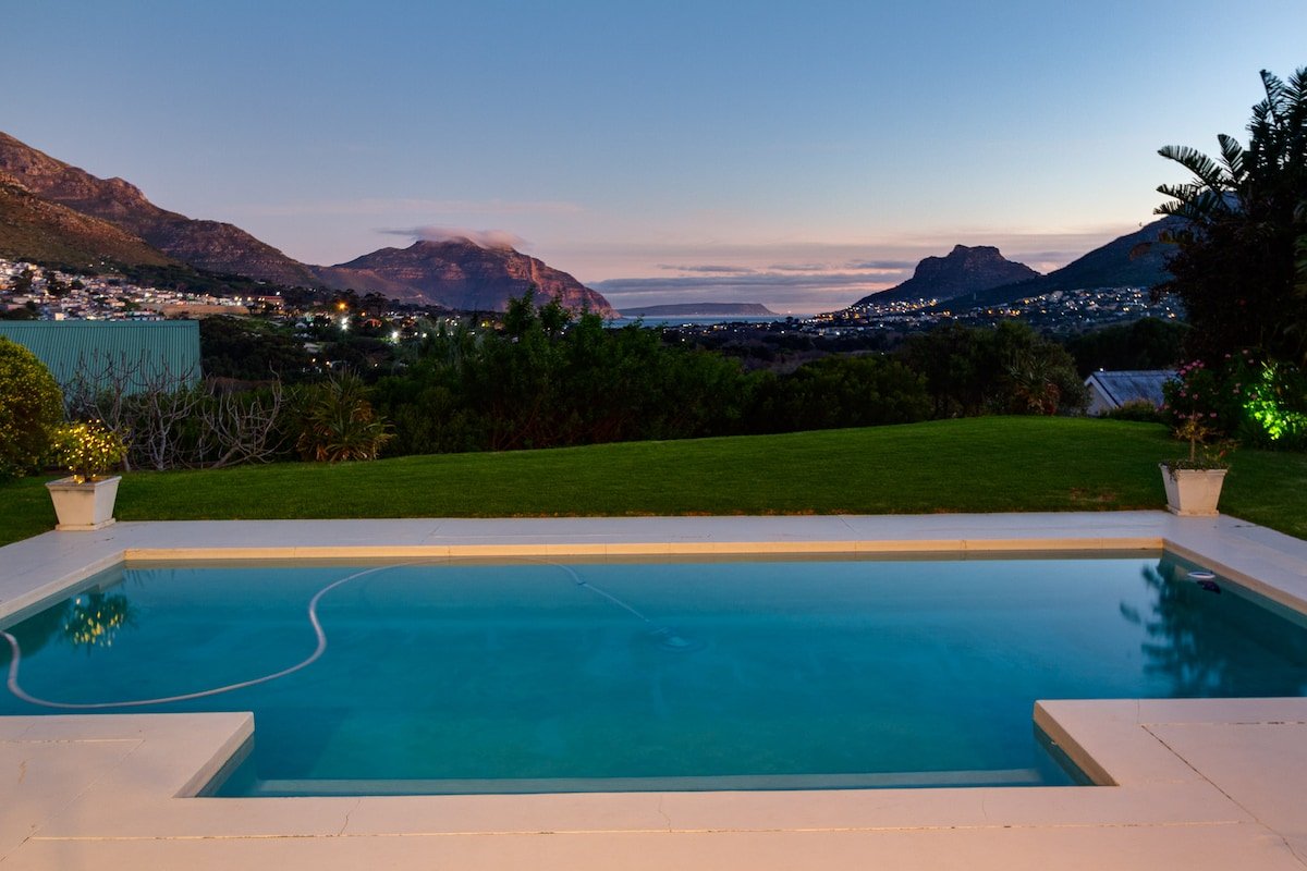 8 Bed Villa with Pool and large Garden – Sea Views gallery image 5