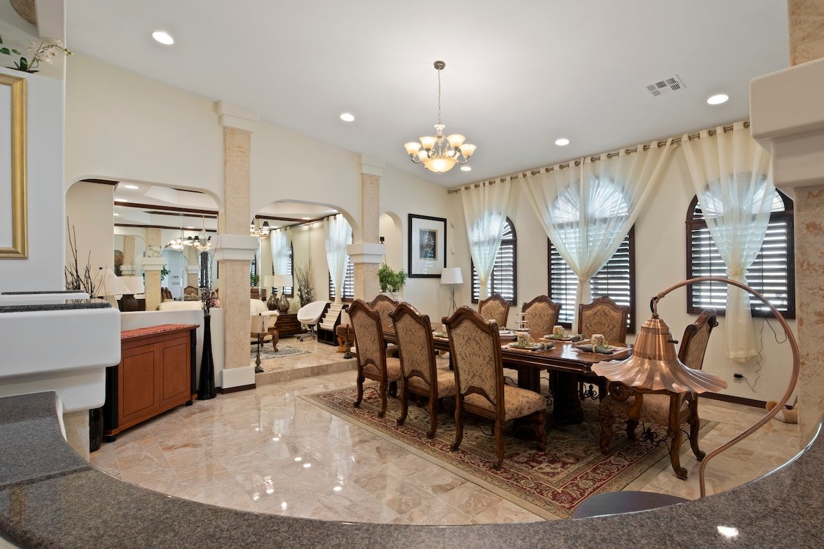 Lovely Villa Near the Stadium gallery image 3