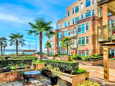 Seattle Waterfront Retreat