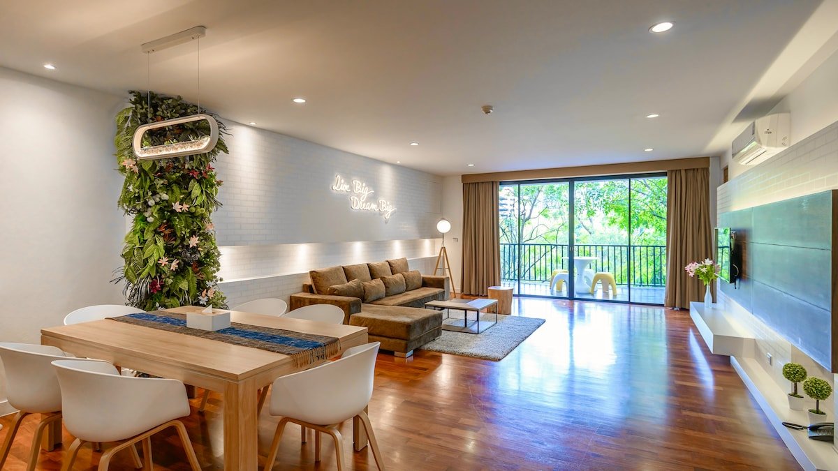 Benviar -150sqm Two Bedroom Suite @Chitlom gallery image 2