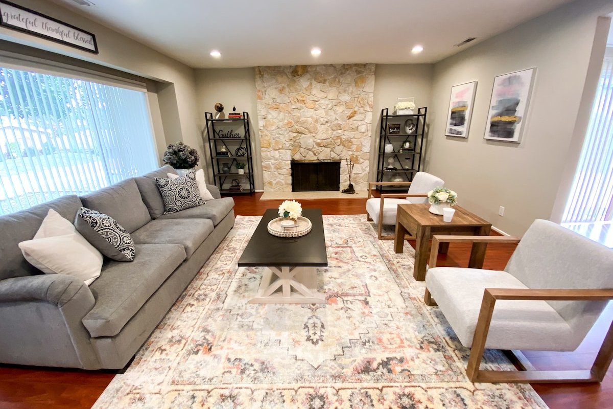 Old Phillips/Greenbriar Luxury Single Story Home! gallery image 5