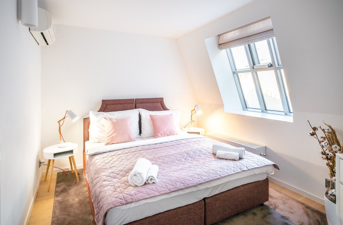 6BR+2Bath LUX Penthouse + Terrace, V!EWS + A/C gallery image 4