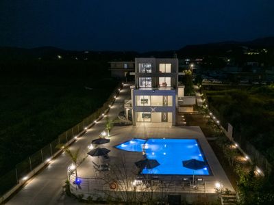 Destino villa, huge pool, Near Rethymno