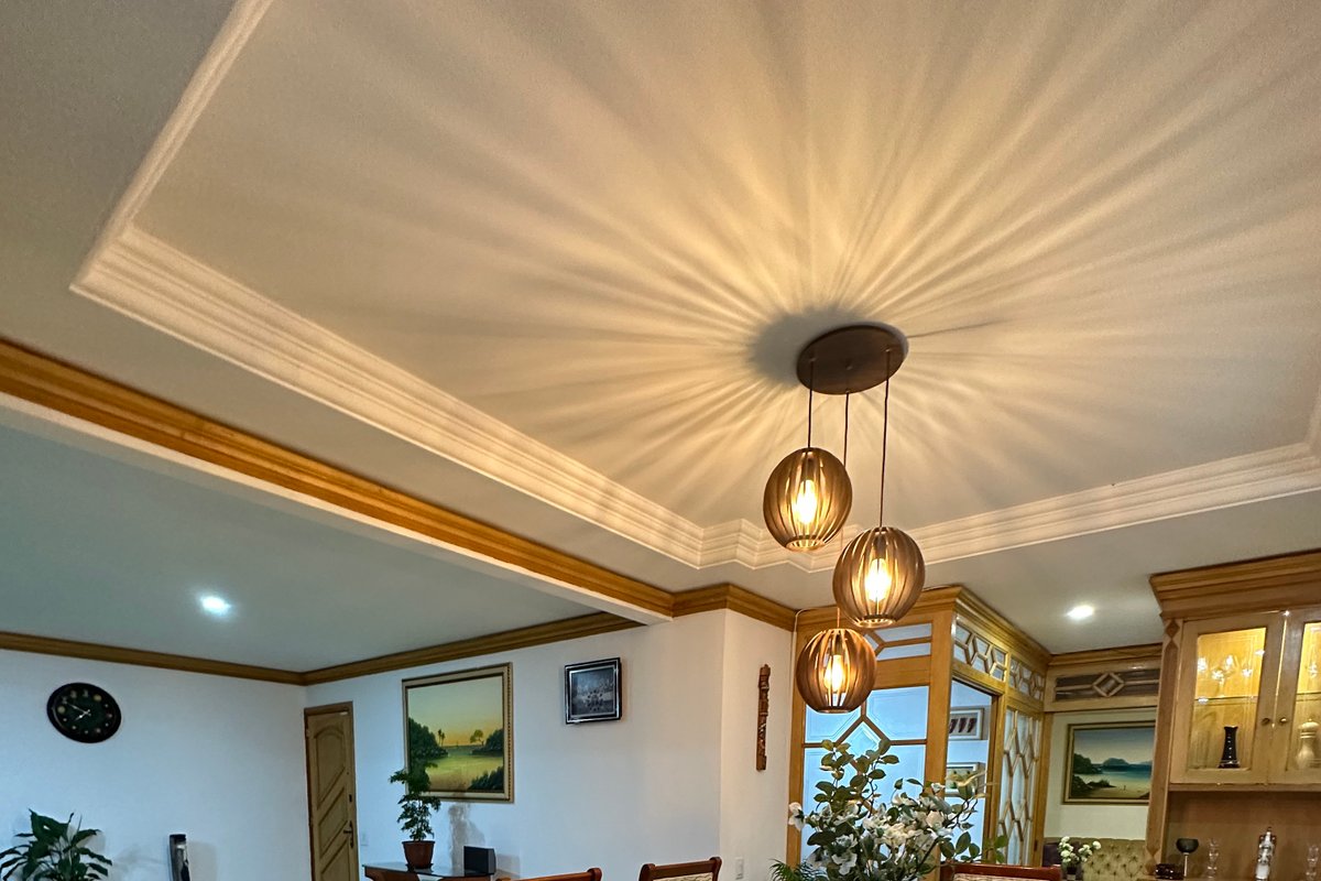 3 bedrooms apartment, 1 block away from the beach!