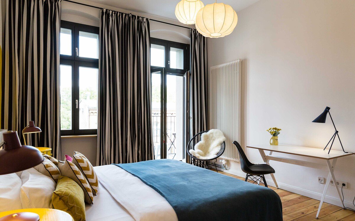 2-Bedroom Deluxe Apartment with Balcony gallery image 5