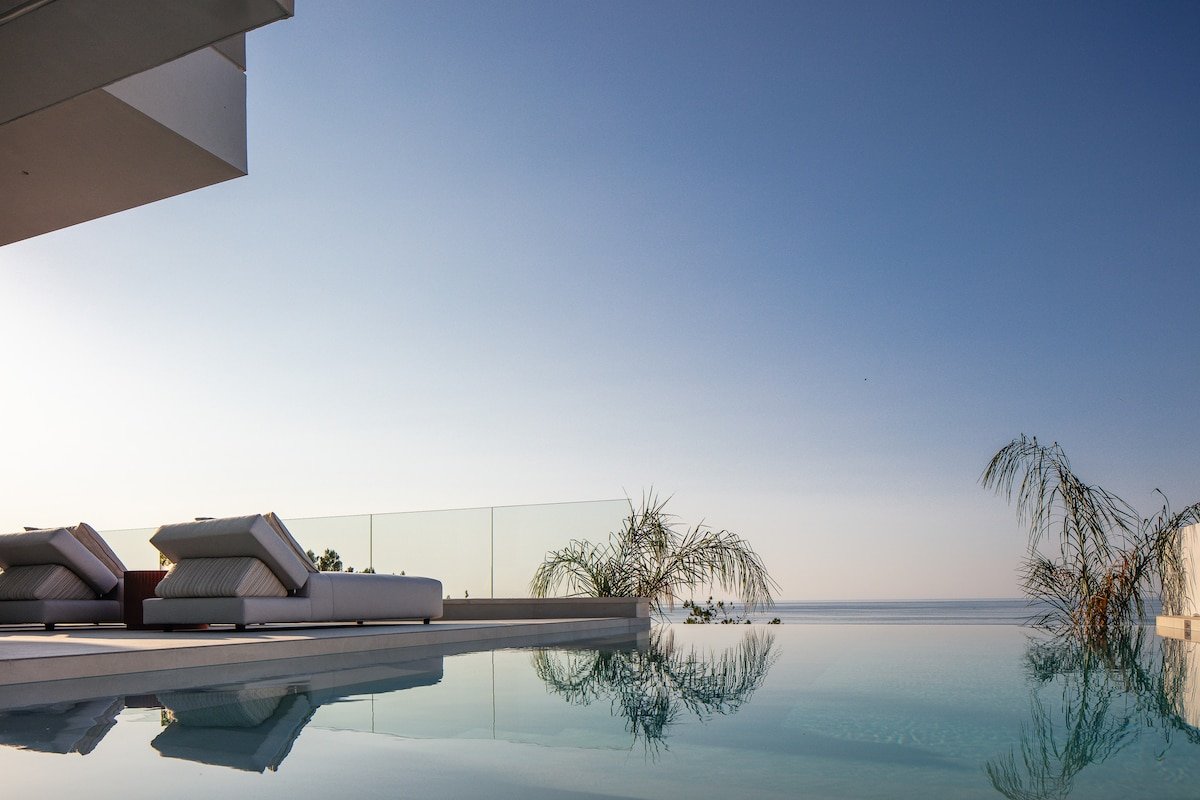 Superb sea views, 450m to sandy beach, heated pool gallery image 2