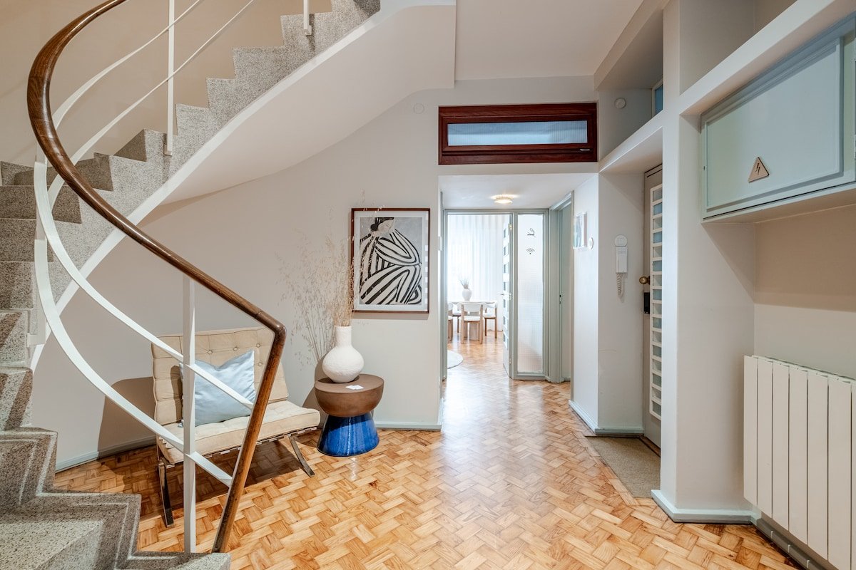 UNIQUE DUPLEX PENTHOUSE & FREE PARKING gallery image 3