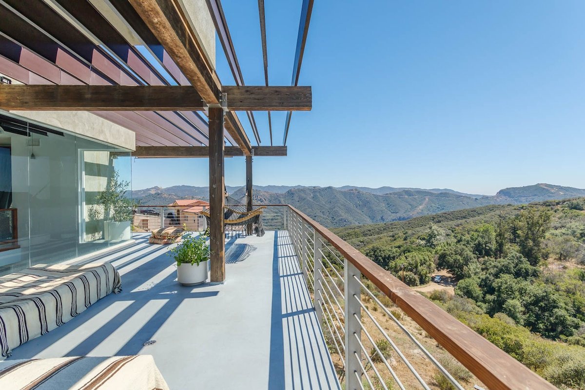 Topanga 2-Unit Home with Hot Tub & Mountain Views gallery image 4