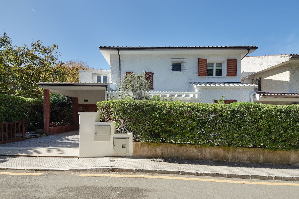 Beautiful Semi-Detached Villa Near Beach And Golf gallery image 4