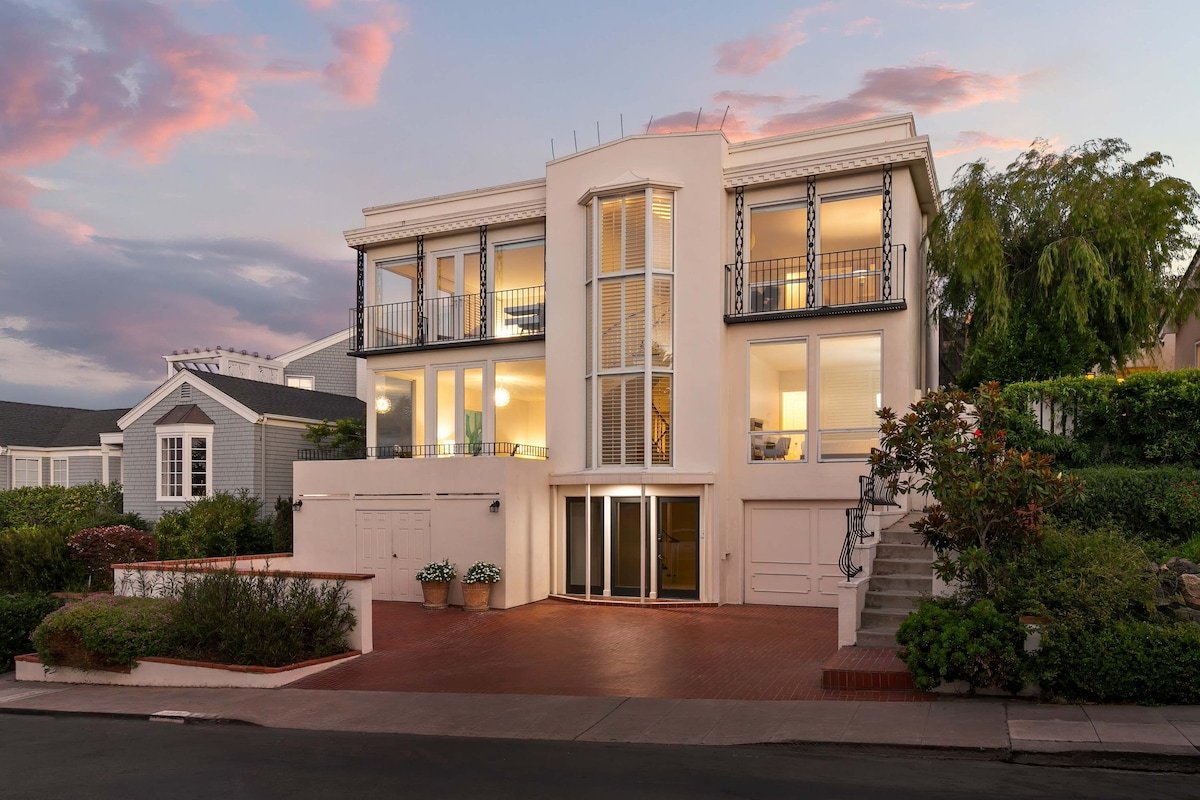 Sea Serenity, Coastline Views and Pool gallery image 2