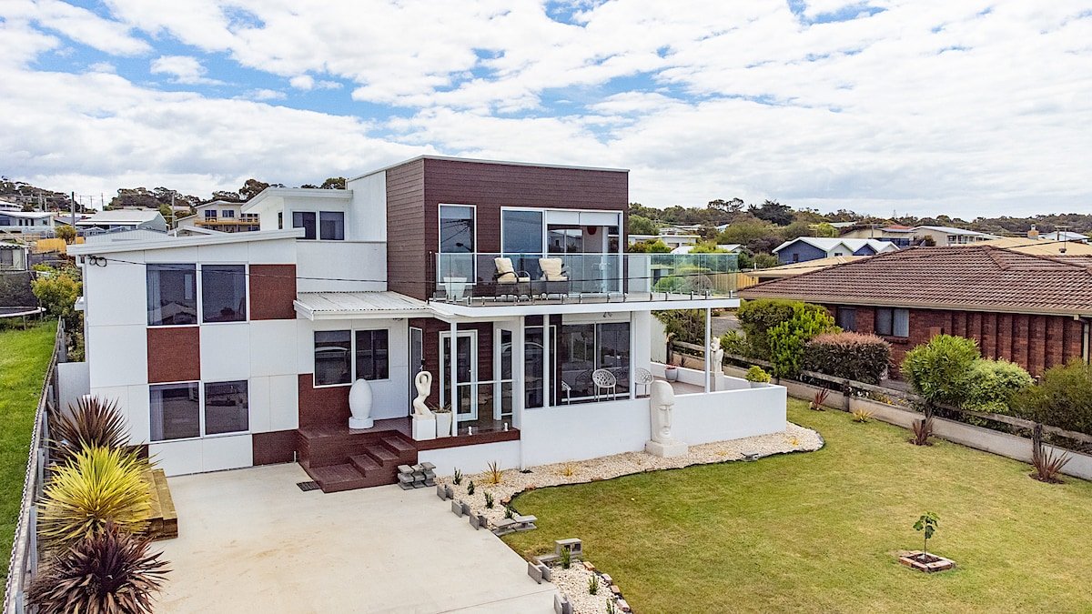 Bridport Sunrise Escape gallery image 3