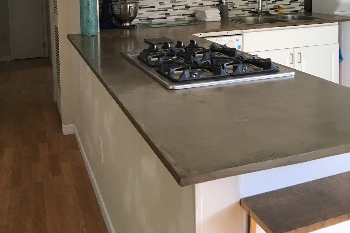 Mountain location. Five minutes to downtown gallery image 4