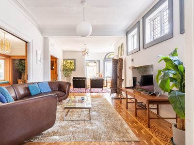 Come Together in This Vibrant Restored Mansion near Wrigley