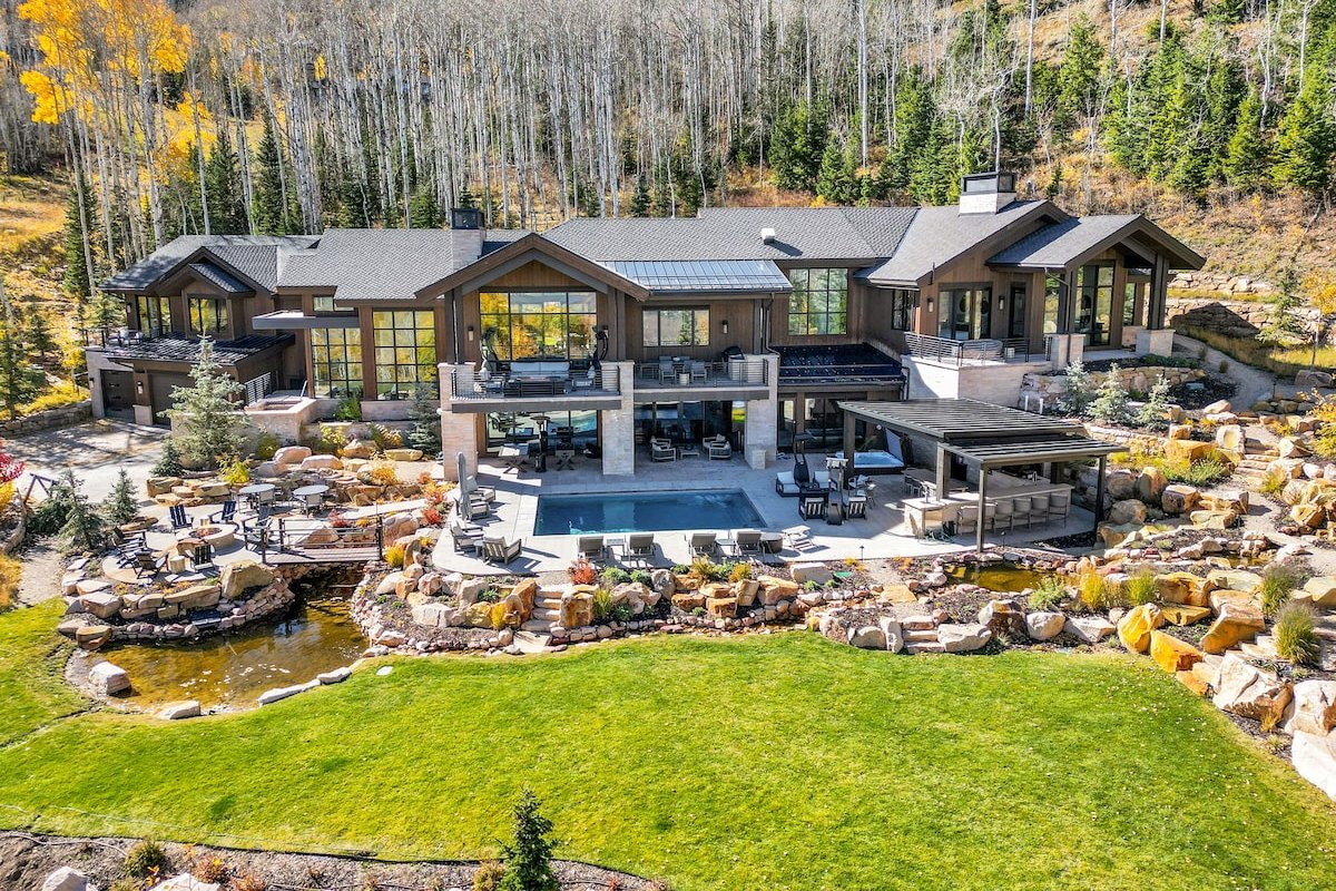 Ski In Out w/ heated pool, hot tub, game room