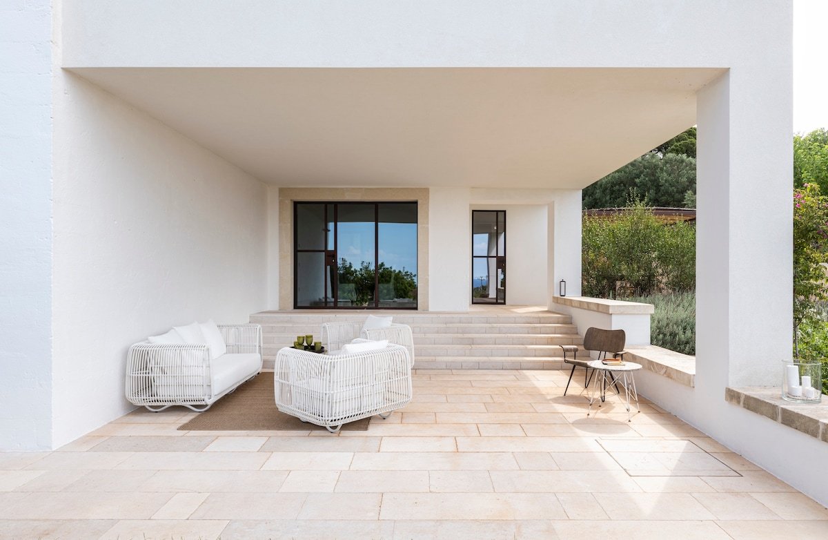 Amazing villa with seaview, pool, garden, wood. gallery image 5