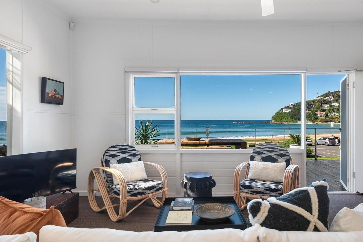 Costal Breeze by Palm Beach Holiday Rentals gallery image 5