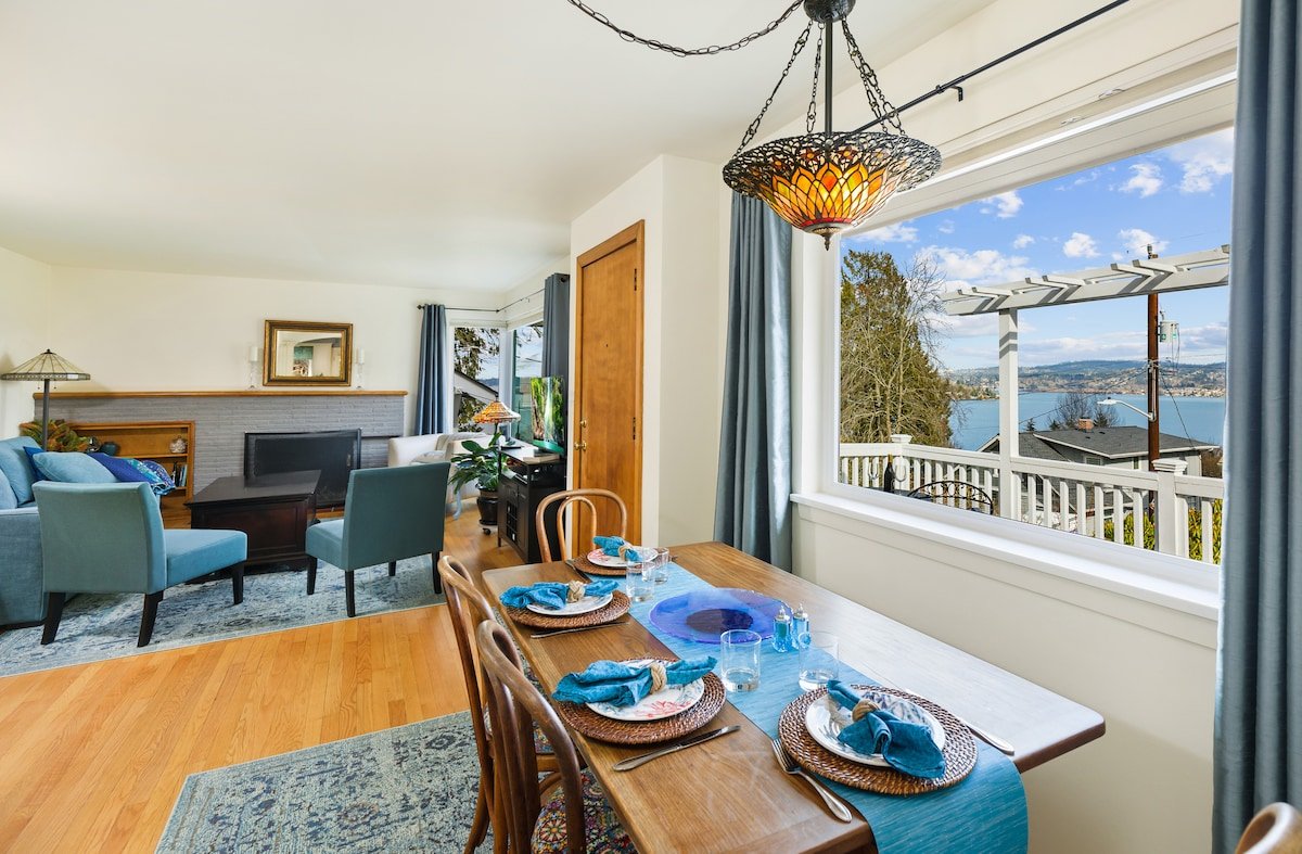 Lake Washington View Home with Hot Tub BBQ Garden gallery image 3