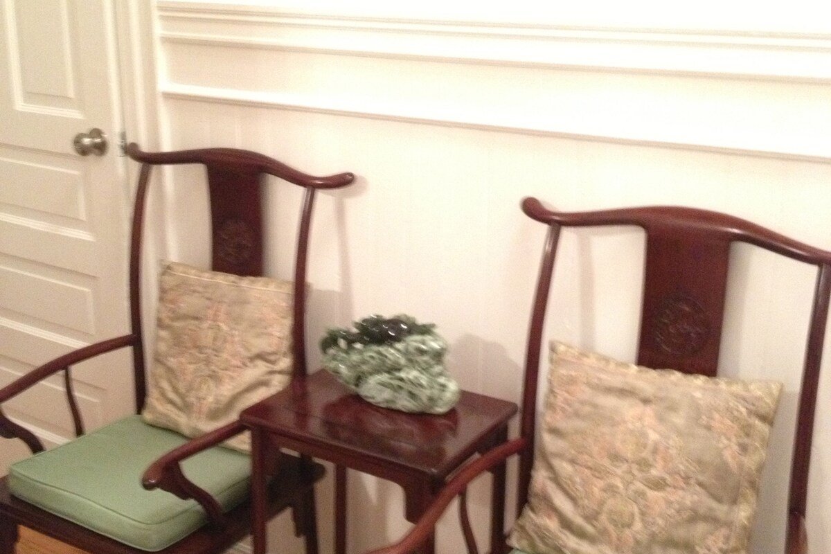 Curated Victorian for Business Travelers & Family gallery image 5