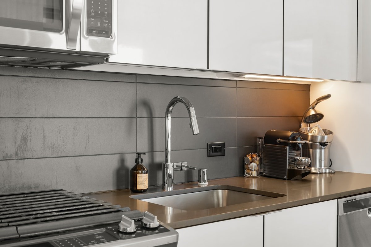 Stunning, Luxe Bay+Bridge Views gallery image 3