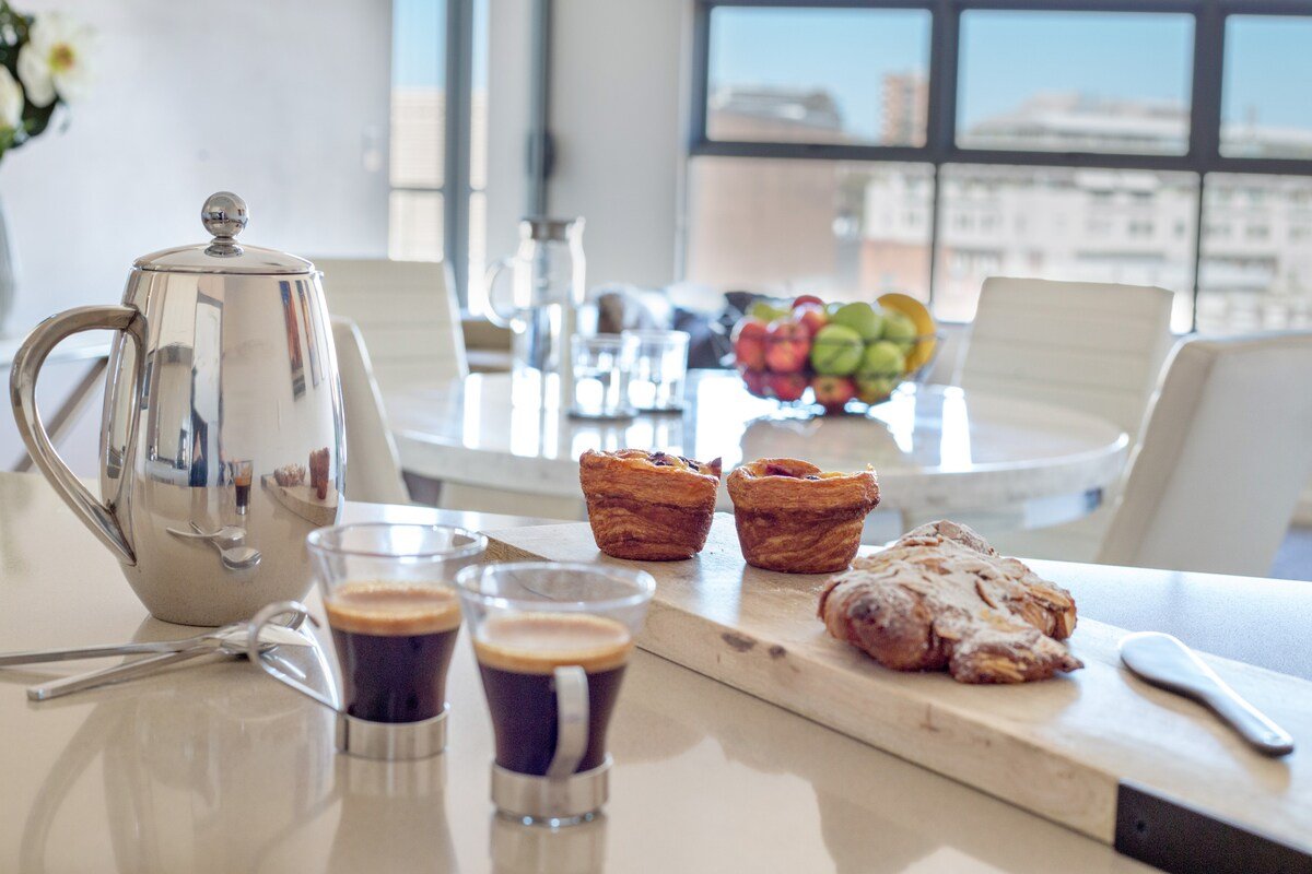 Luxe Three Bedroom Apartment in the Heart Sydney gallery image 5