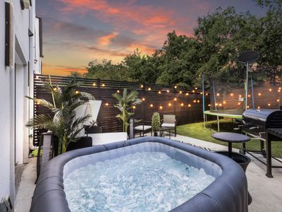 ContempoCasa•Designer Gem w/hottub, FREE game room