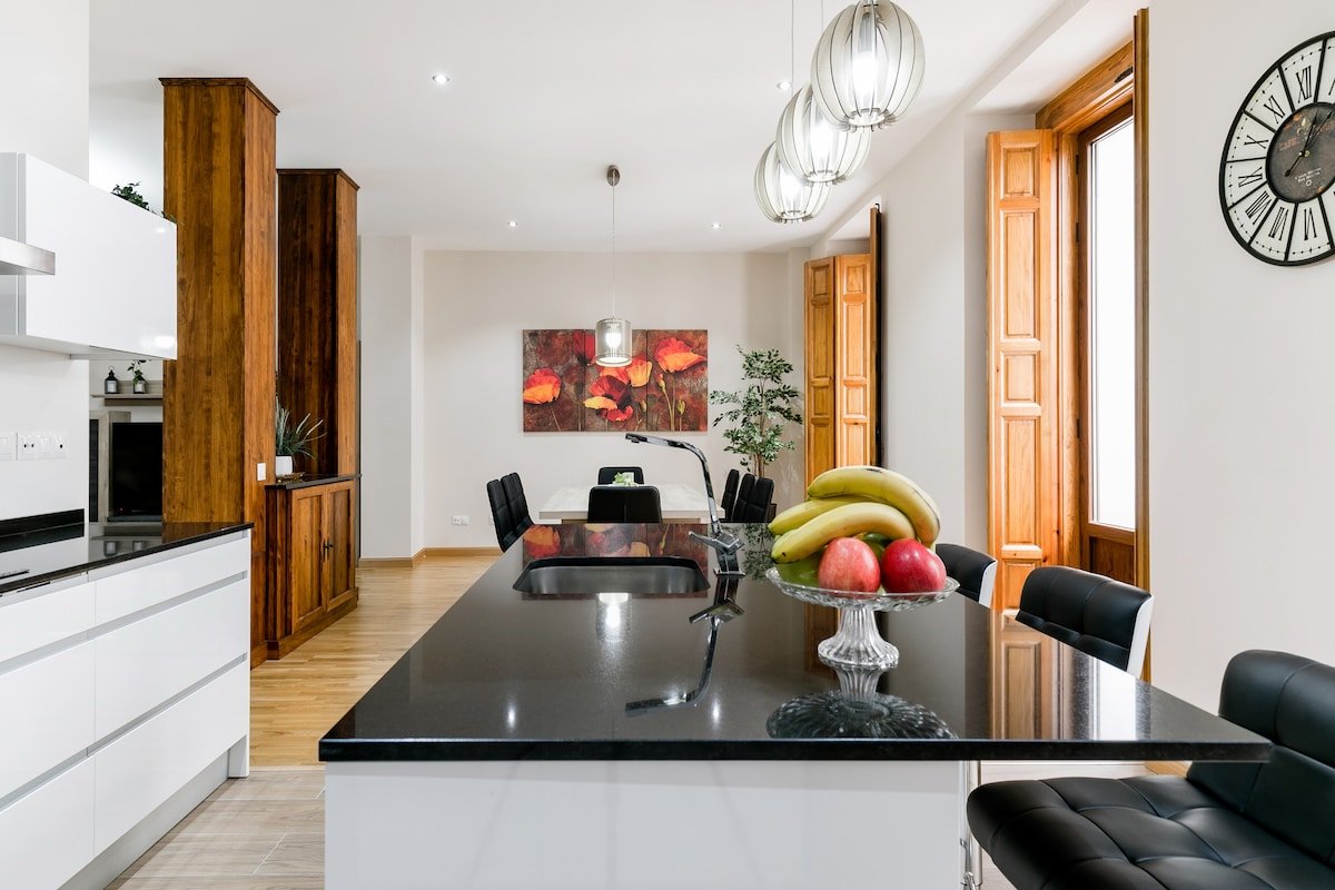 Señorial y generoso apartamento en plena Gran Vía madrileña gallery image 3