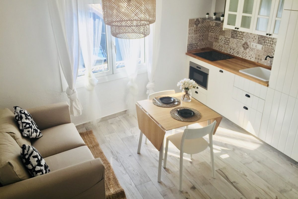 Stunning & Stylish Apartment In Cadaqués gallery image 3