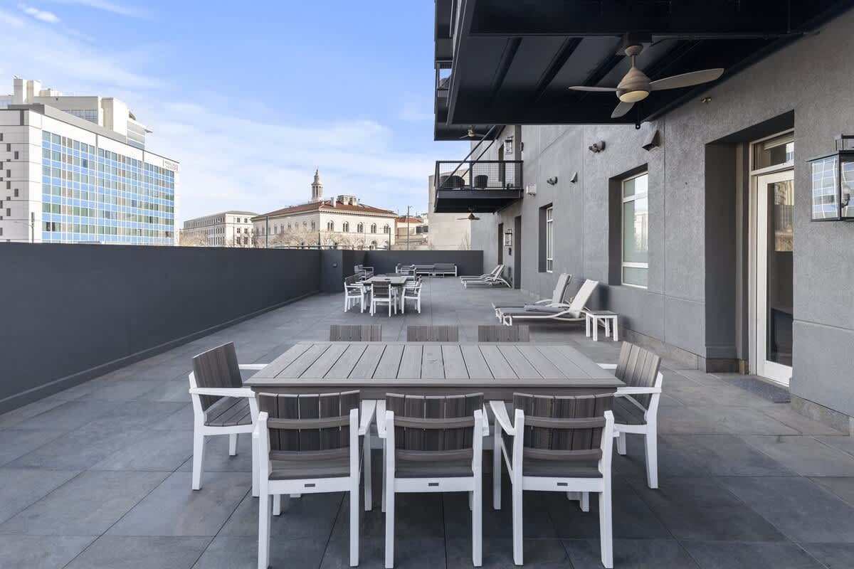 The Aristocrat – 3800 sqft Denver Loft w/ HUGE Pat gallery image 4