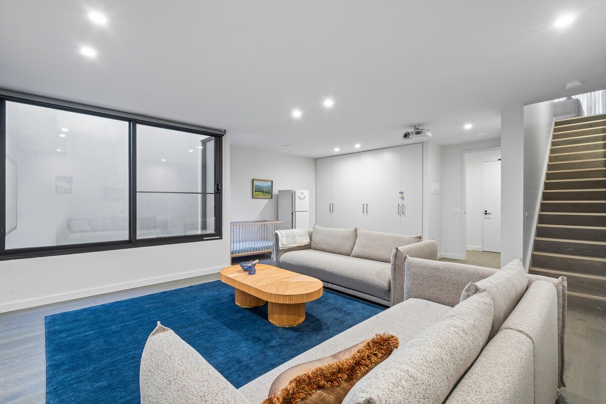 Luxury boutique residence with personal lift gallery image 3