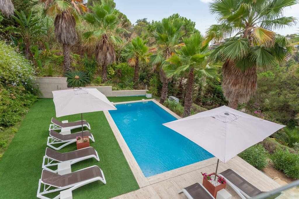 Luxury villa in Tossa de Mar with private beach gallery image 5