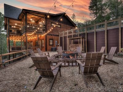 Friends in High Places- Pets OK, 4 King Suites