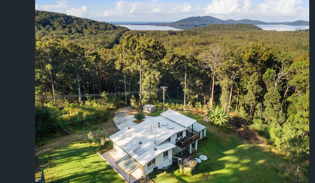 Home Atop The Mountain – 11 acres, Ocean+Lake View