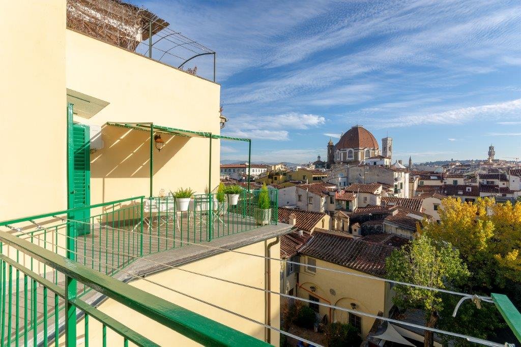 Paola’s home – terrace with view of Florence gallery image 5