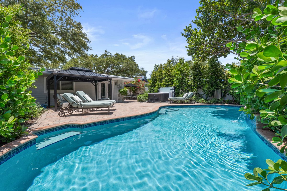 Fun & Fabulous Oasis Heated Pool, Hot Tub, Kayaks