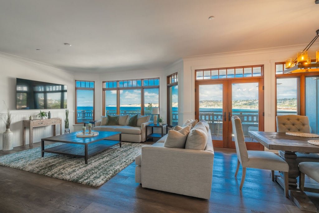 East Cliff Beachfront Bliss at La Jolla Cove gallery image 2