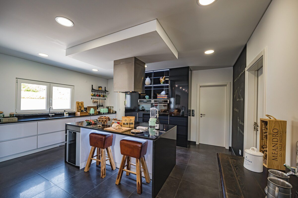 Advania Country House – Charming Villa with Pool gallery image 4