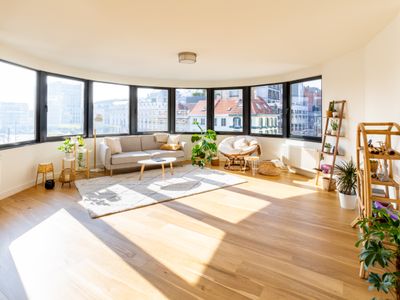The spacious zen loft – great view – unique space