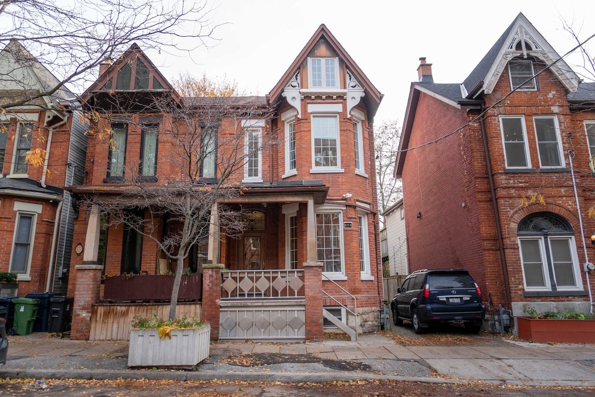 Toronto City Group Stay gallery image 4